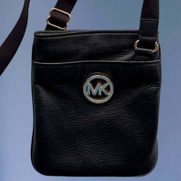 Michael Kors Handbags - Michael Kors Leather Crossbody Bag